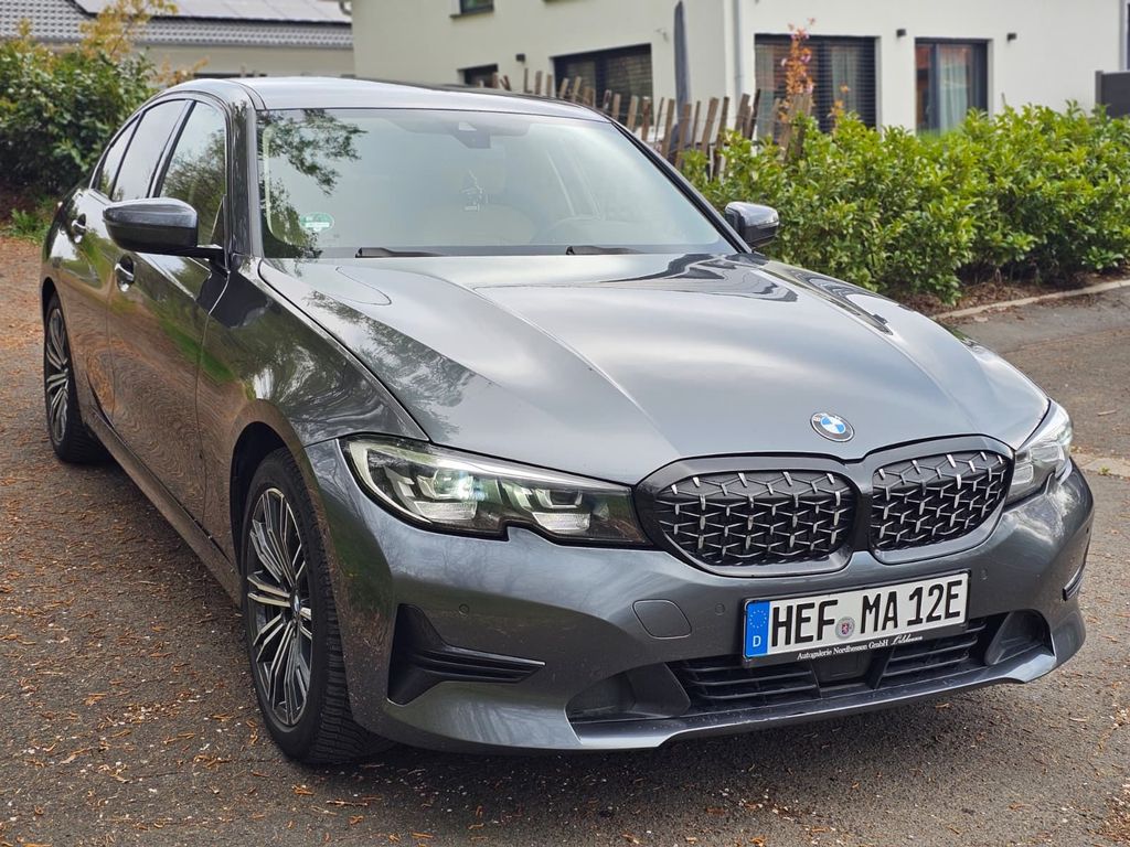 Image of BMW 330