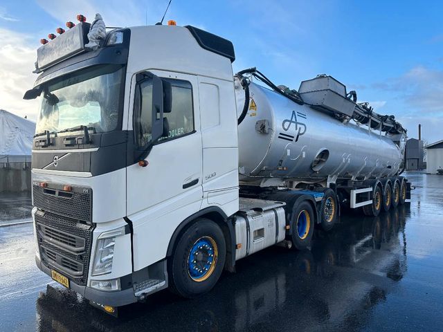 Volvo FH 500 6x2 with big Hydraulic