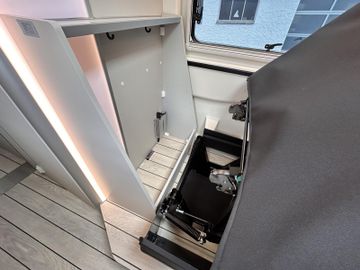 Westfalia Columbus 640 E 18 ZOLL AT SOLAR Kleiderschrank