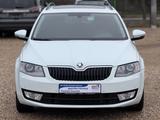 Skoda Octavia Kbi. 2.0 TDI/Aut./Bi-Xenon/keyless/Pano! - Skoda Octavia Gebrauchtwagen in Leipzig