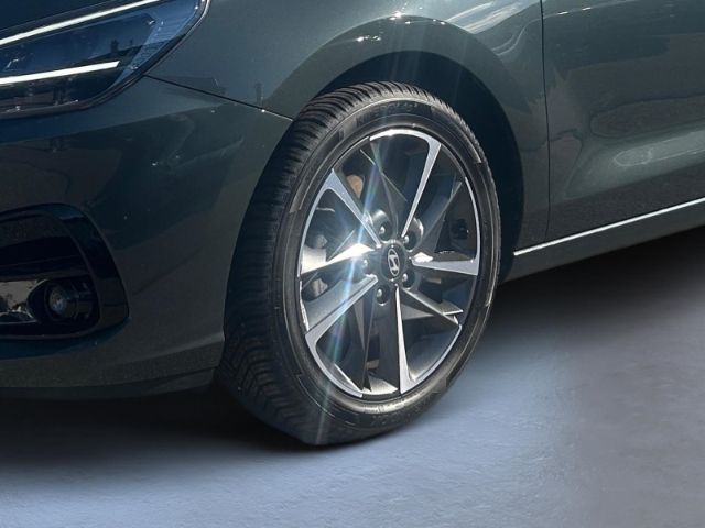 Fahrzeugabbildung Hyundai i30 FL Kombi (MY25) 1.5 T-GDI (140PS) 48V 7-DCT