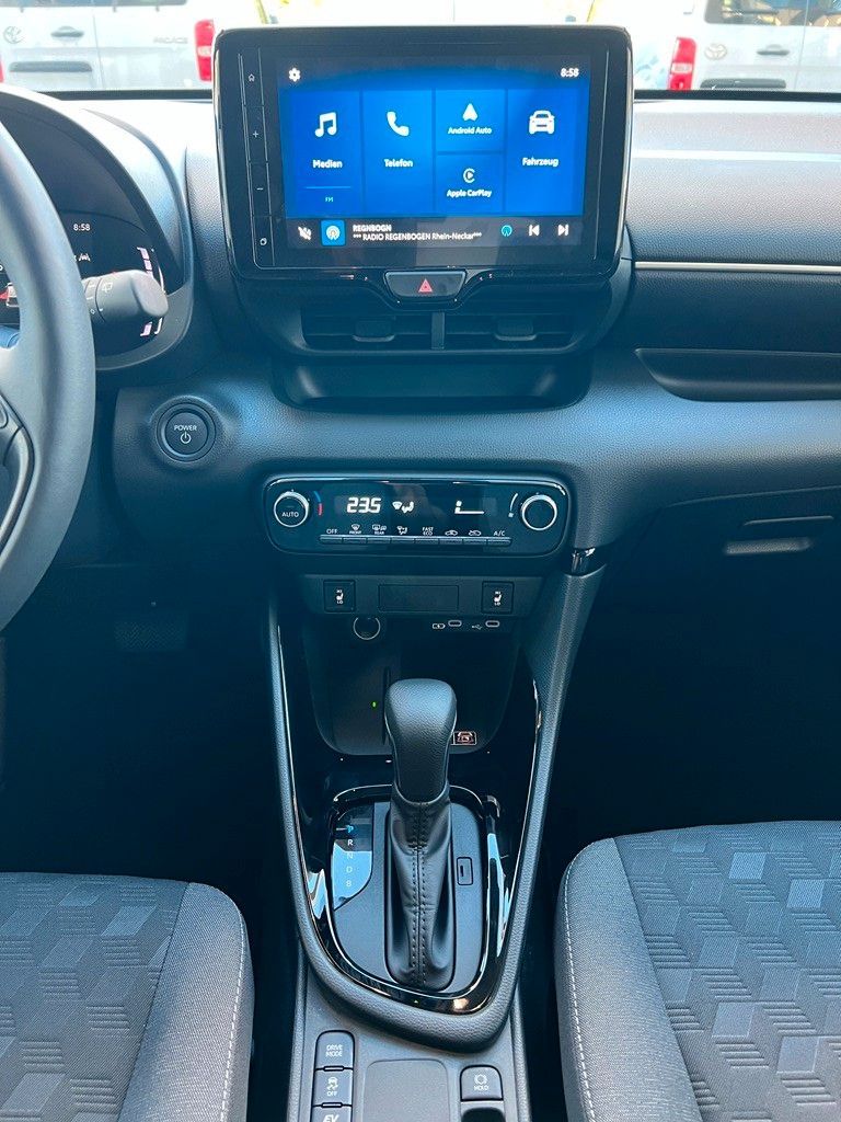 Fahrzeugabbildung Toyota Yaris 1.5 Teamplayer Kamera,LED,Matrix,SHZ,ACC