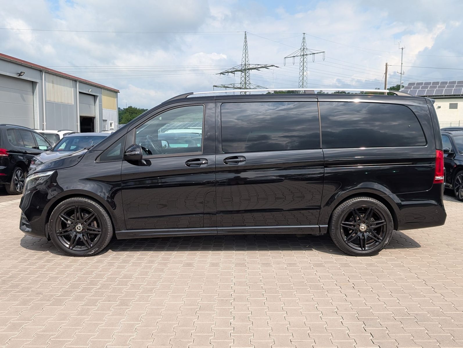Fahrzeugabbildung Mercedes-Benz V 250 d AMG lang LEDER*DISTR.*BURM.*StandH.*LED
