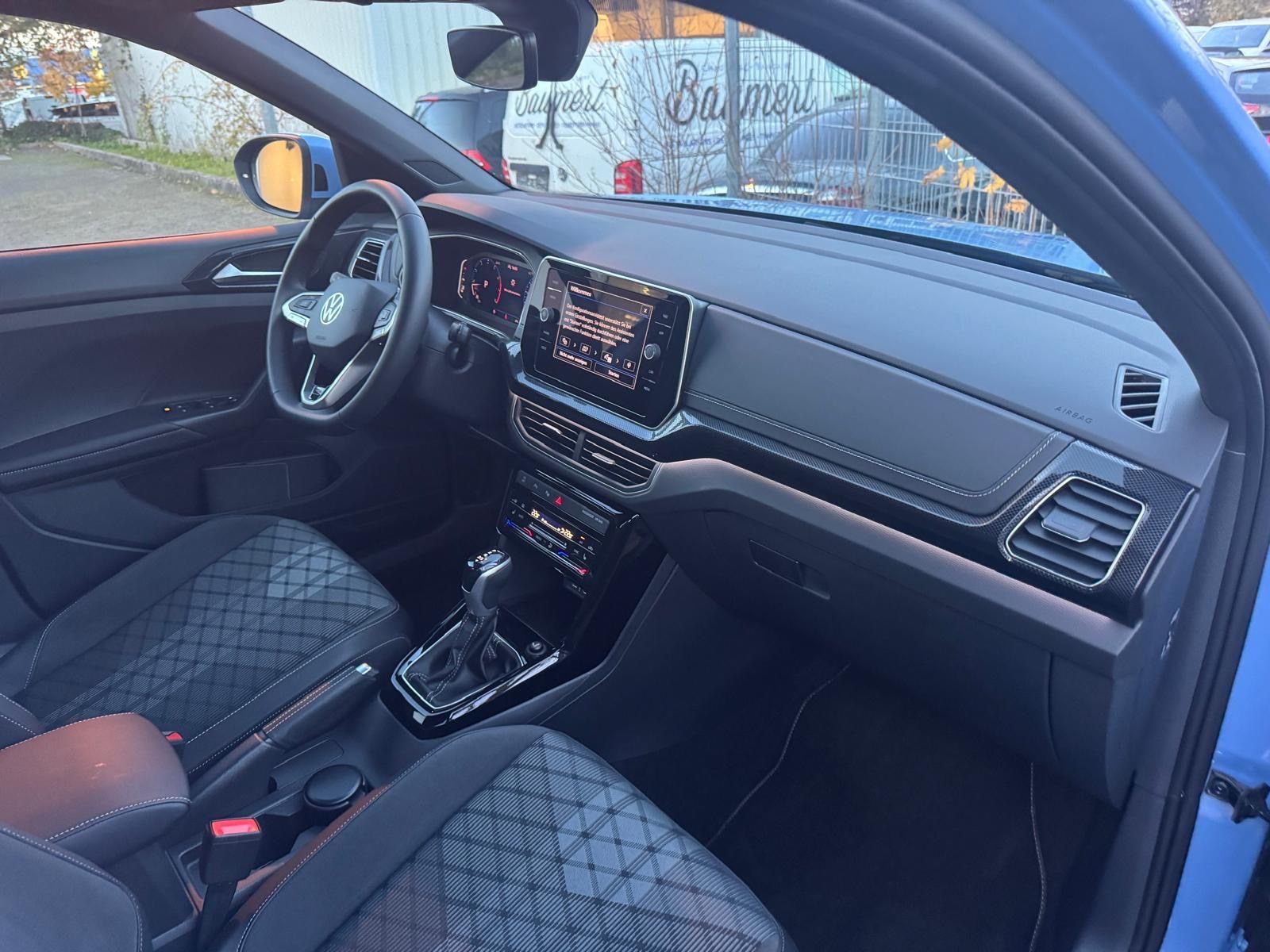 Fahrzeugabbildung Volkswagen T-Cross 1.5 TSI 110 kW R-Line Navi+IQLight+Kamer