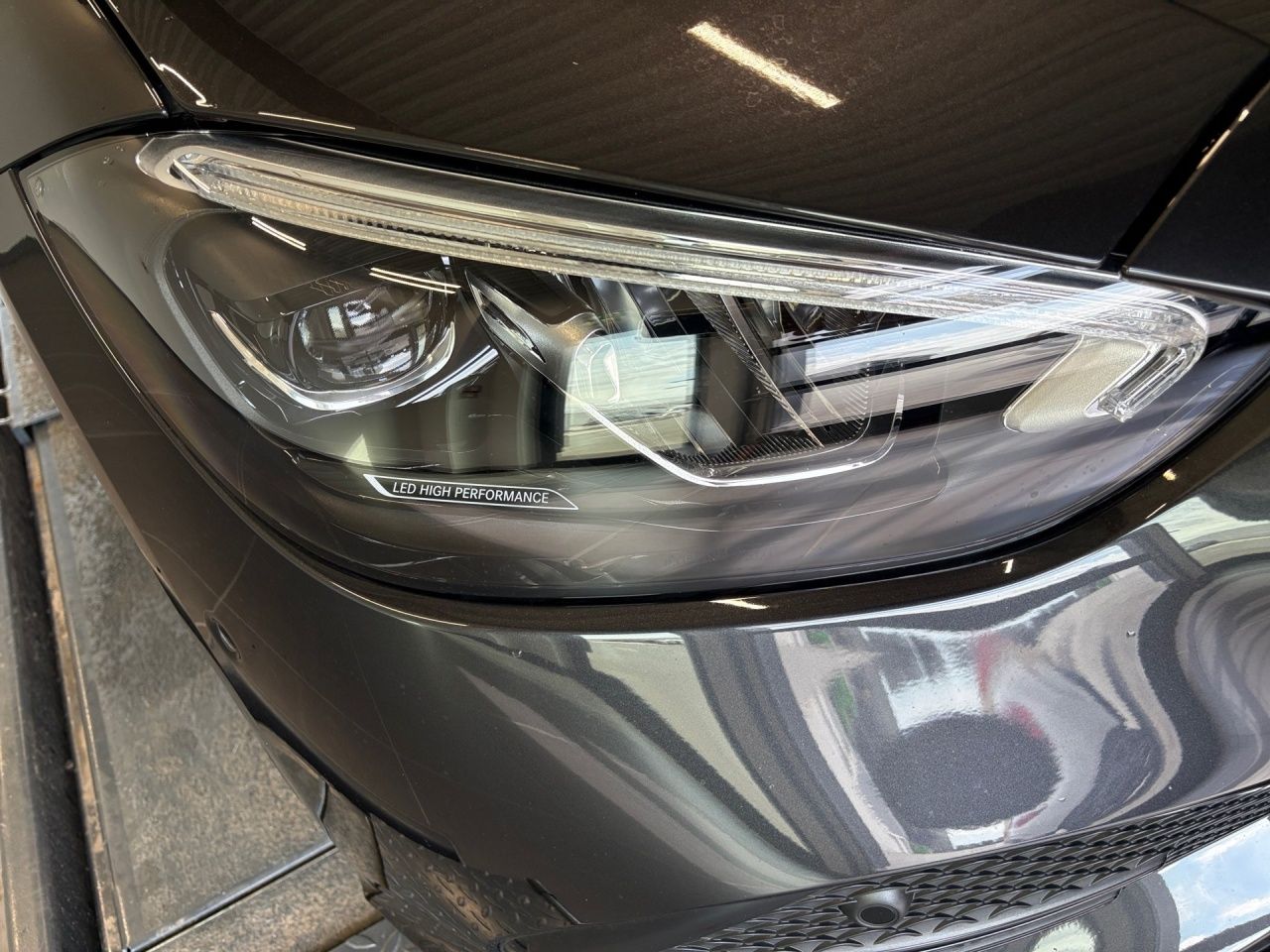 Fahrzeugabbildung Mercedes-Benz C 180 T AVANTG+AHK+TOTWIN+LHZ+KEYL+CARPL+AMBIEN+