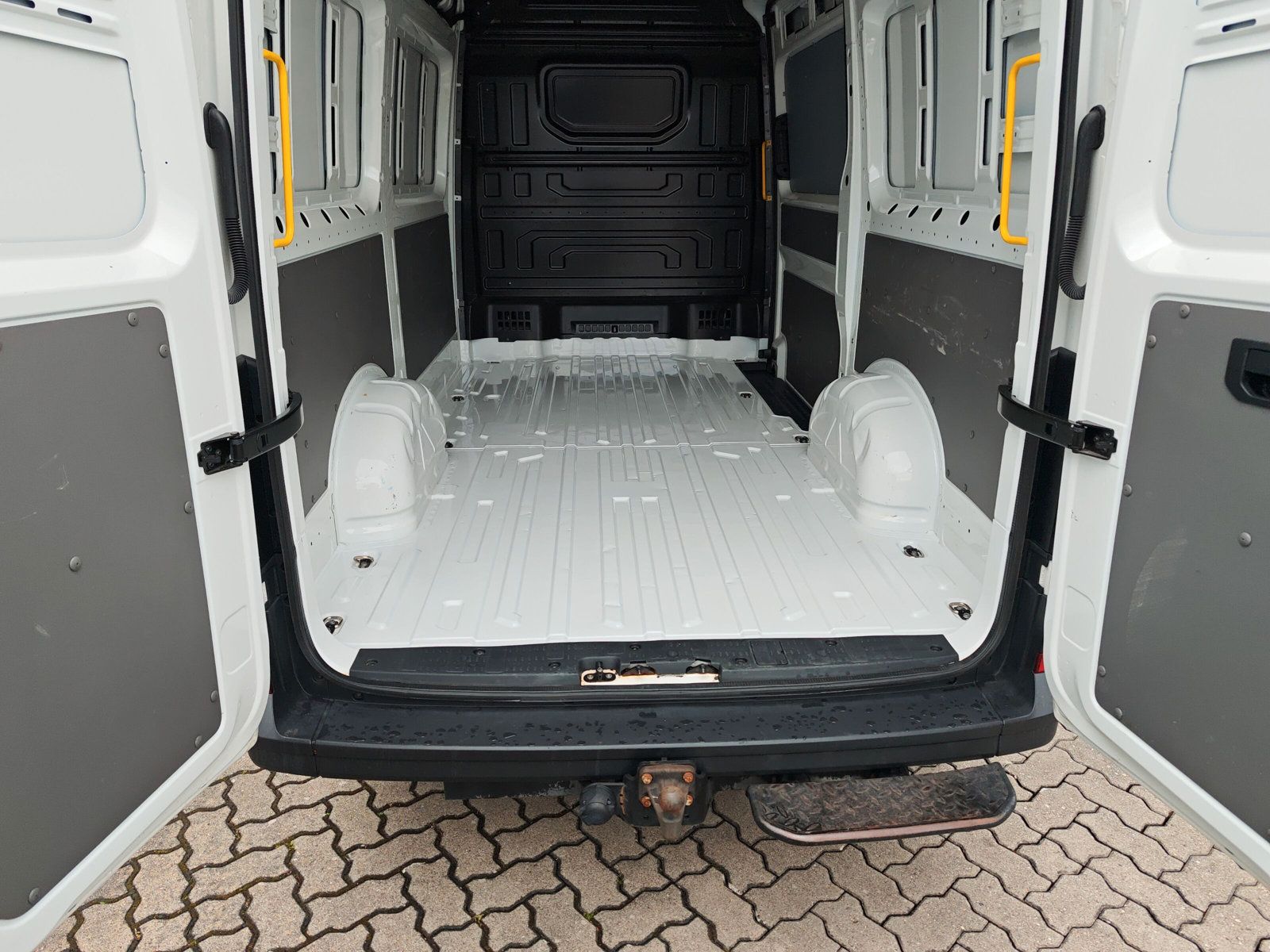 Crafter Kasten 35 MR Hochd TDi DSG Navi Kamera