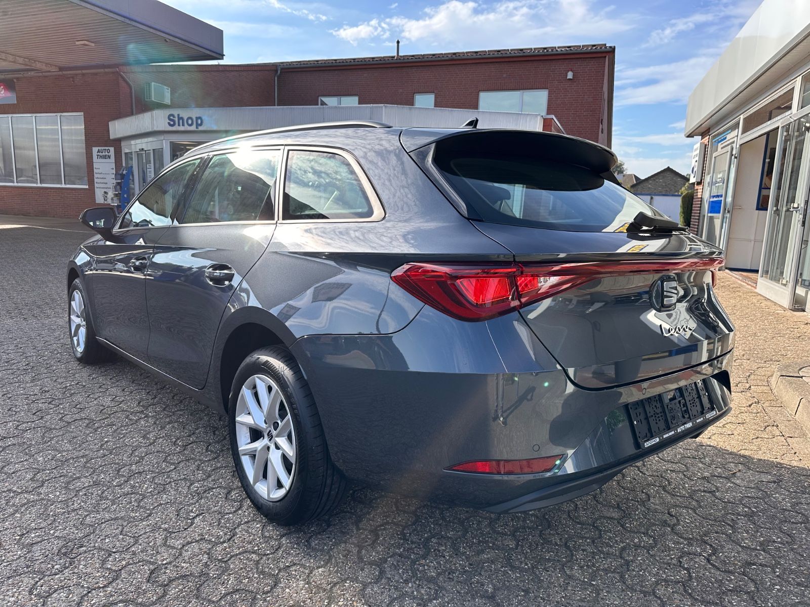 Fahrzeugabbildung SEAT Leon ST 2.0 TDI Style DSG AHK/ACC/APP/SHZ/RFK