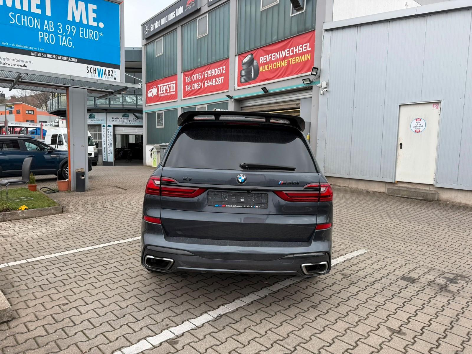 BMW X7 M50 M50i