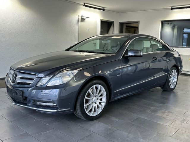 Mercedes-Benz E 300 CGI Coupe COMAND*Distronic +*Panorama*ILS*