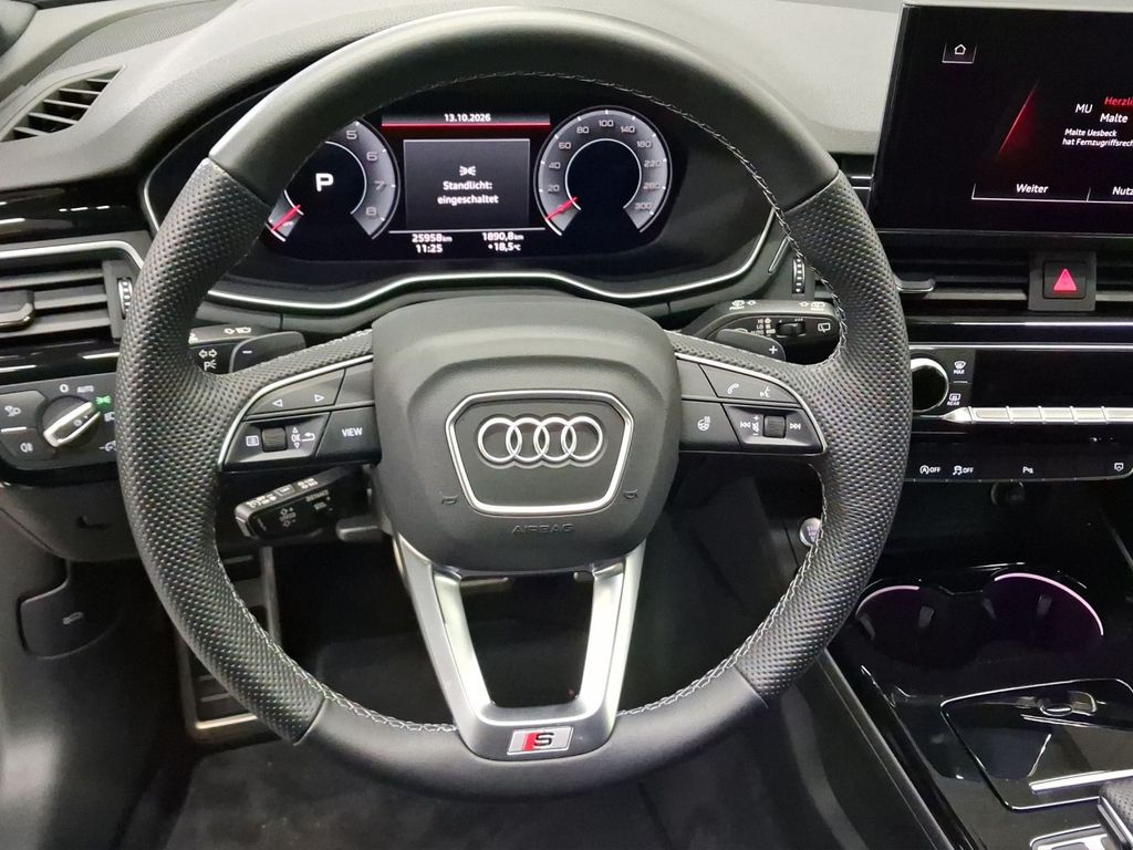 AUDI A4 2024