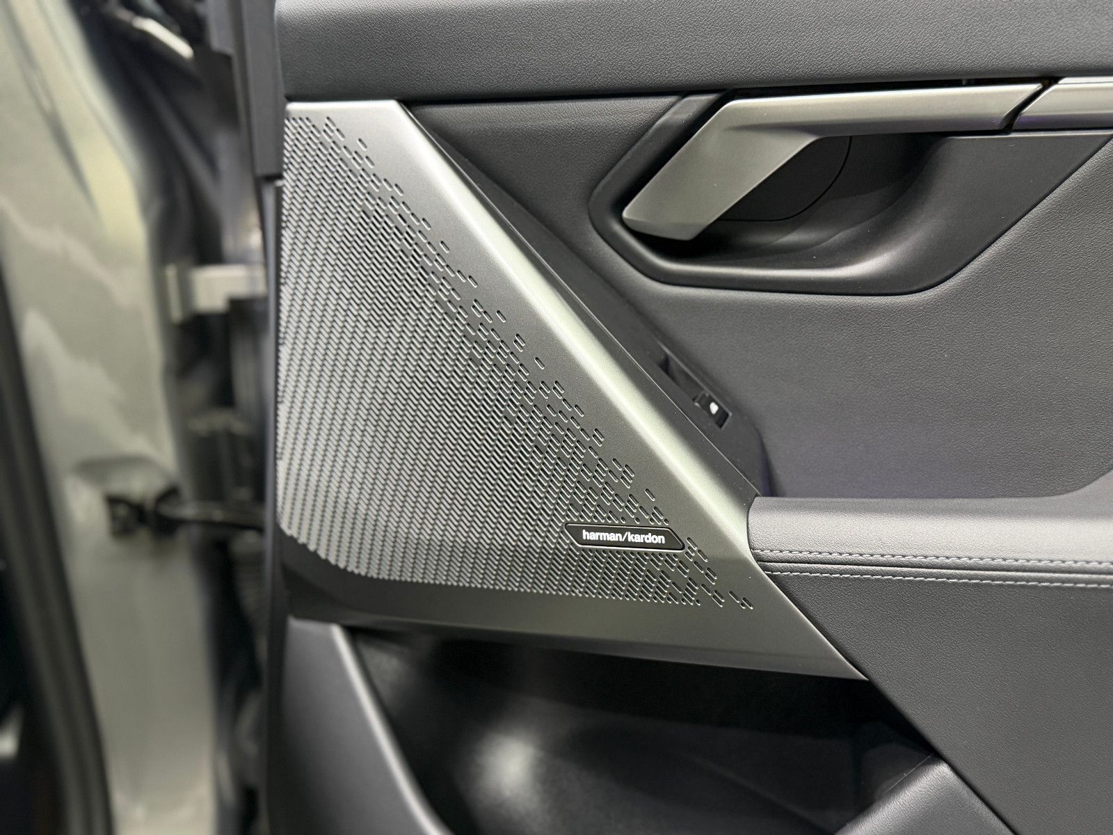 Fahrzeugabbildung BMW 520i M SPORT|H&K|360°|INDIVIDUAL|GESTIK|SHADOW