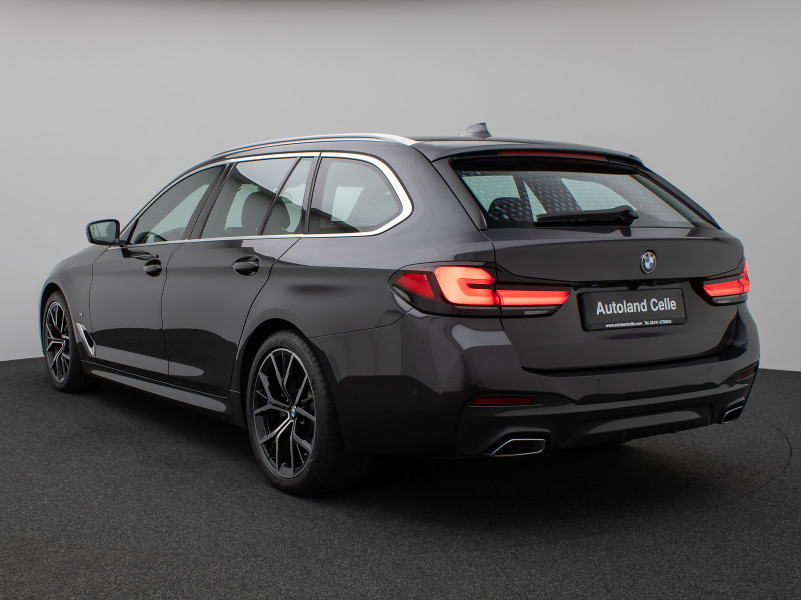 Fahrzeugabbildung BMW 520d xD M Sport Laser Kamera HUD DAB HiFi 19Zoll