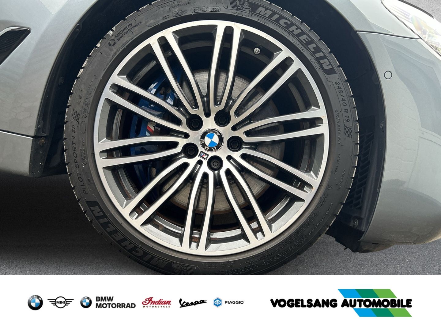 Fahrzeugabbildung BMW 540 i xDrive Touring M Sport Park-Assistent Head