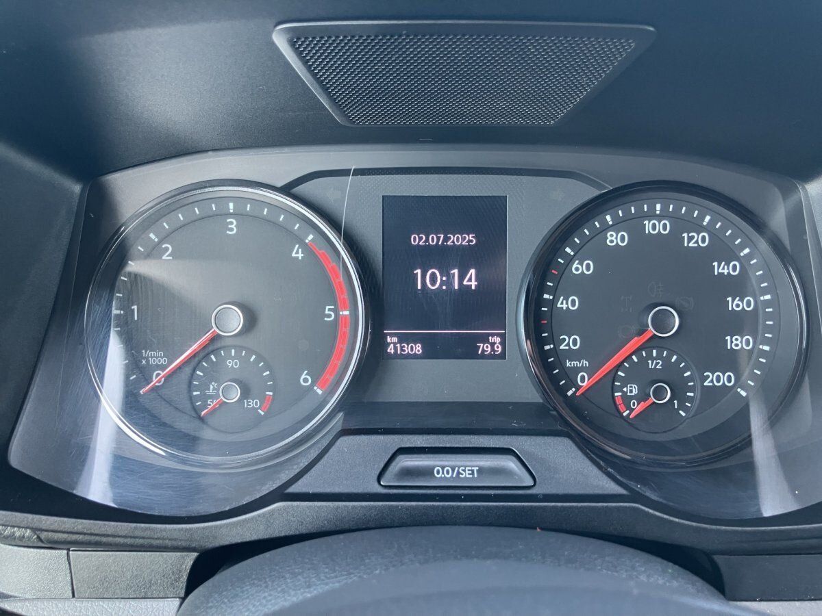 Fahrzeugabbildung Volkswagen Crafter 35 2.0 TDI MR HD 6-Gang SHZ AHK NAVI