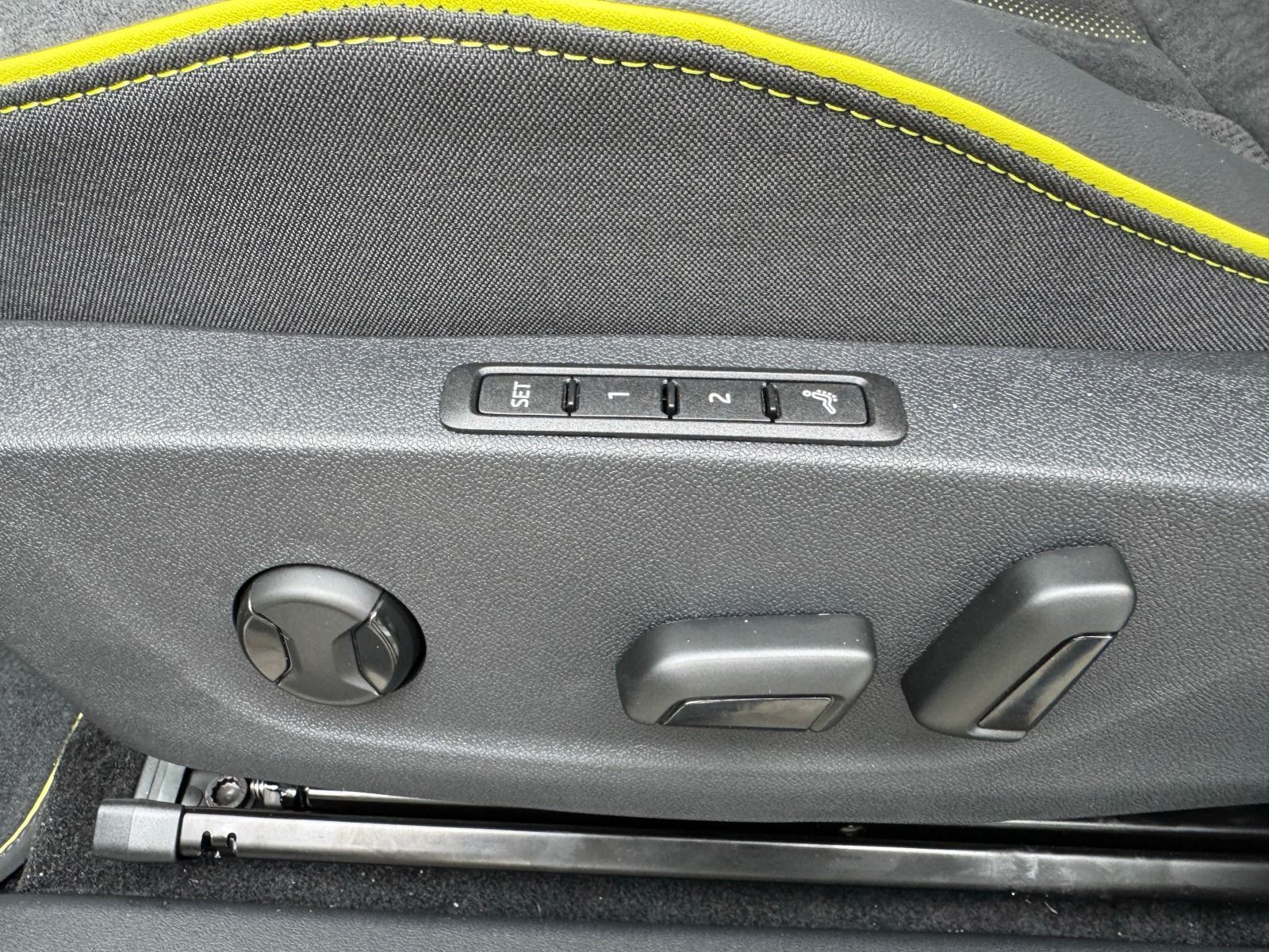 Fahrzeugabbildung SKODA Elroq RS*MAXX*360°Cam*AHK*21Zoll*Wärmepumpe*