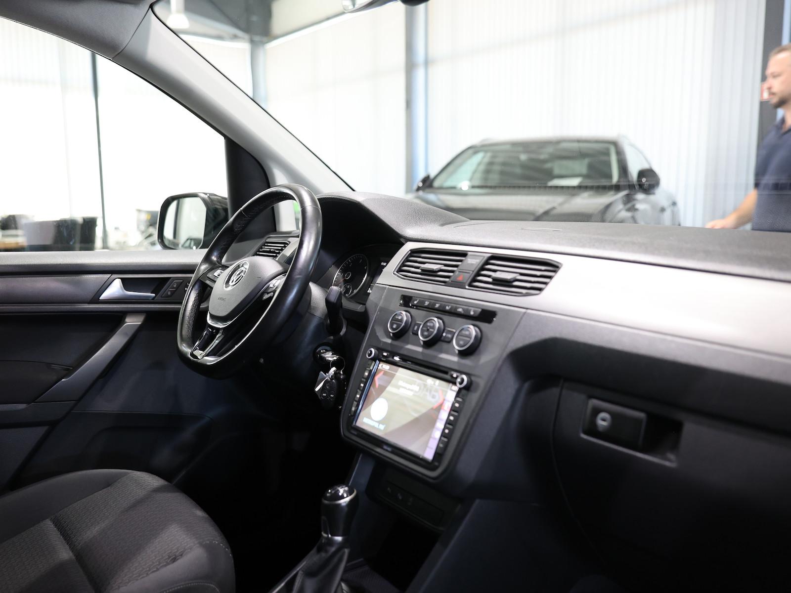 Volkswagen Caddy Maxi Kombi 2.0 TDI BMT / 7-SITZER / NAVI+