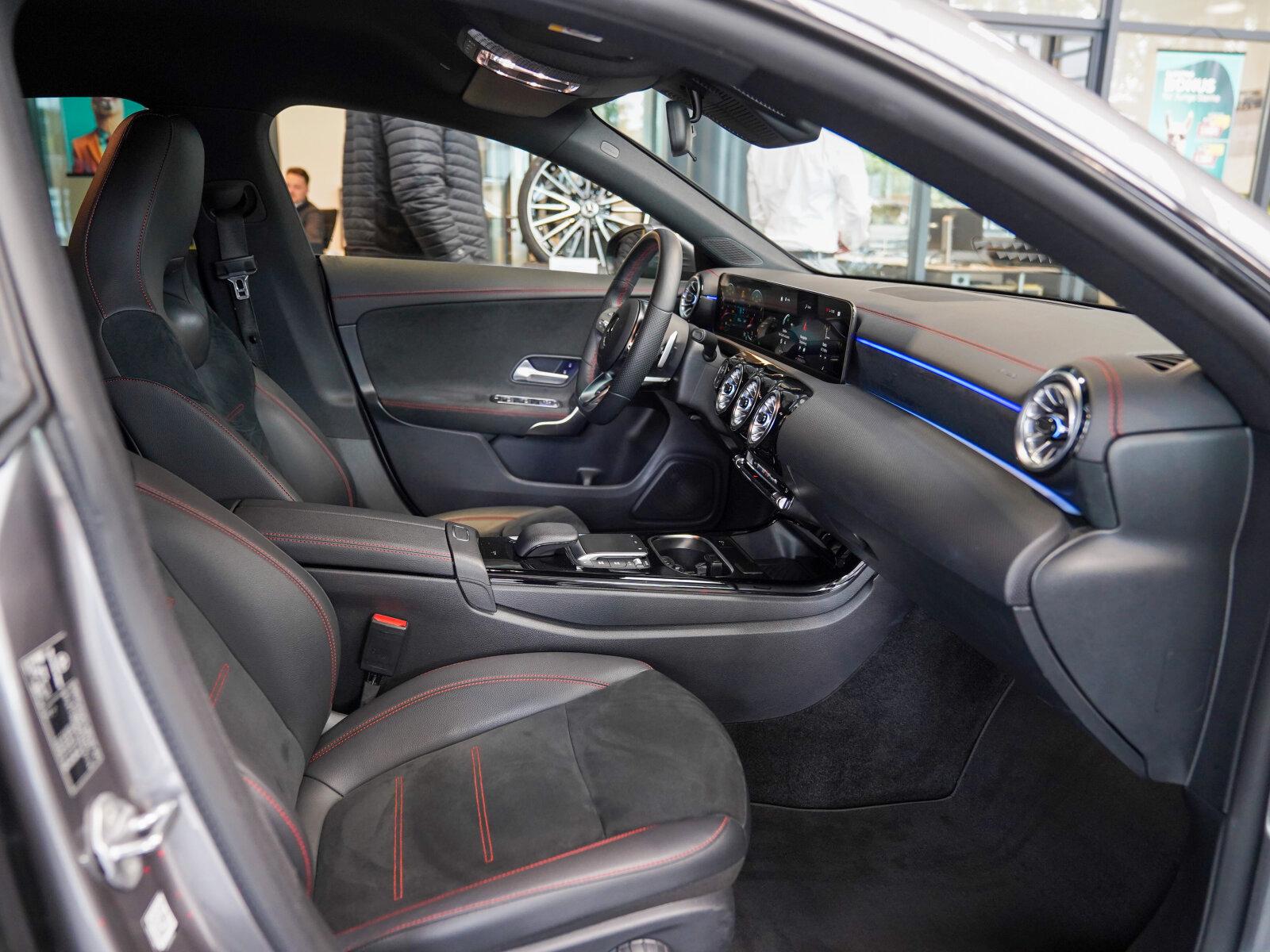 Mercedes-Benz CLA 180 SB AMG Line CarPlay Ambientebeleuchtung, миниатюра 9