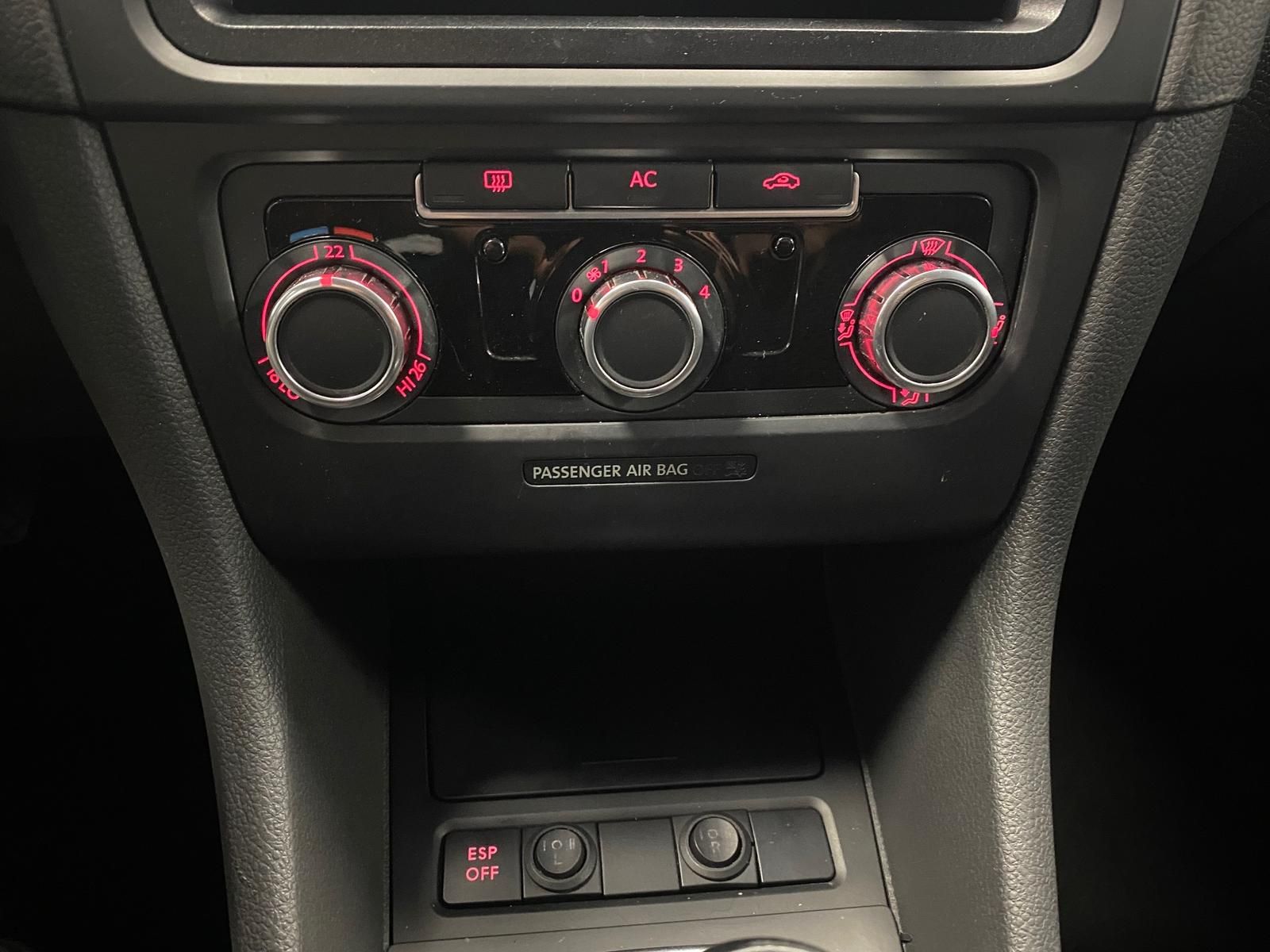 Fahrzeugabbildung Volkswagen Golf 1.4Trendline+KLIMA+ALWETTER+SCHECKHEFT+HU