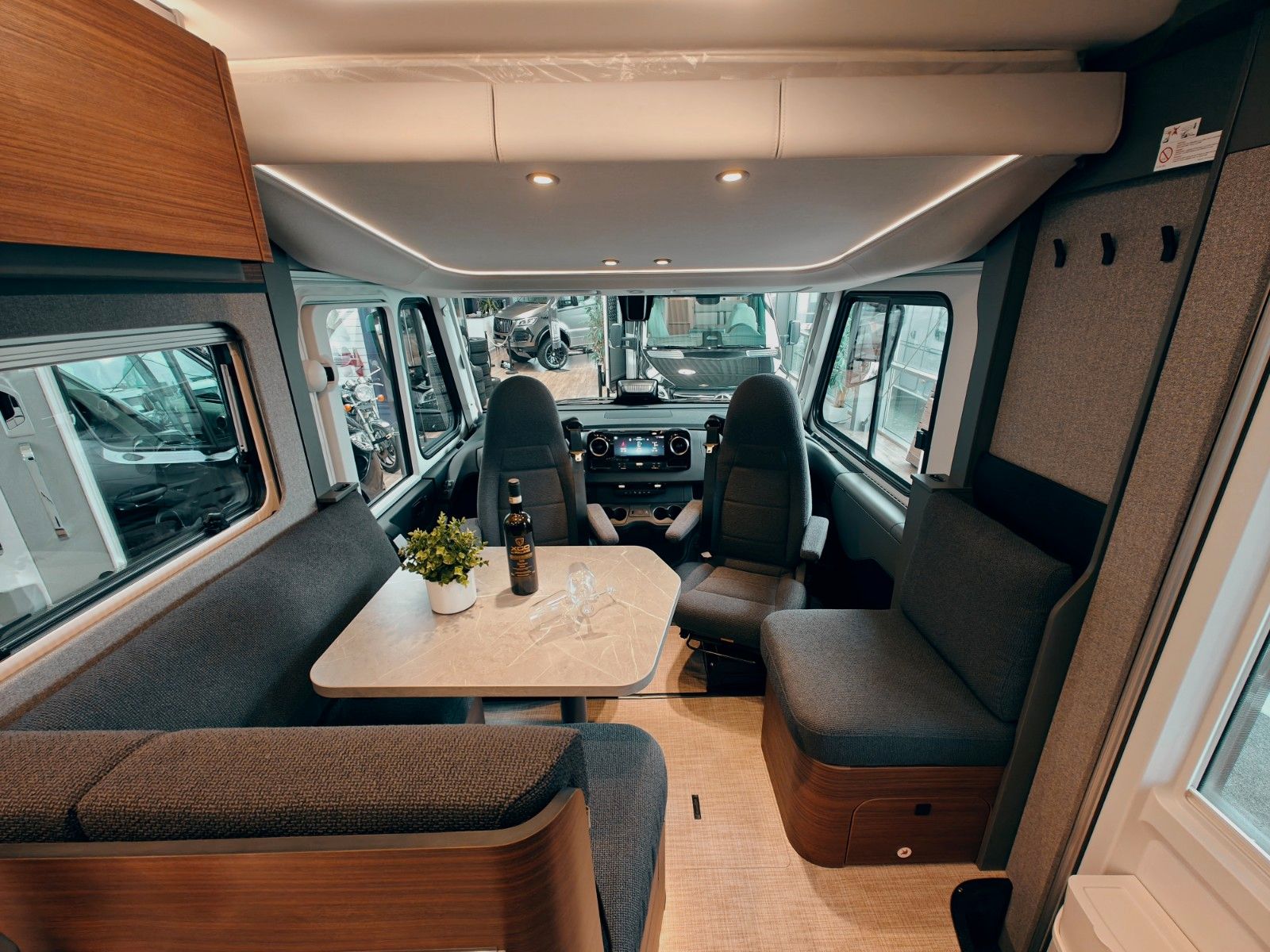 Fahrzeugabbildung HYMER / ERIBA / HYMERCAR B-KLASSE MC I 600 PREMIUM 2026