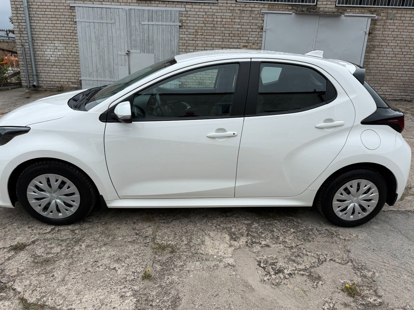 Toyota Yaris Hybrid Business Ed. imagem 2