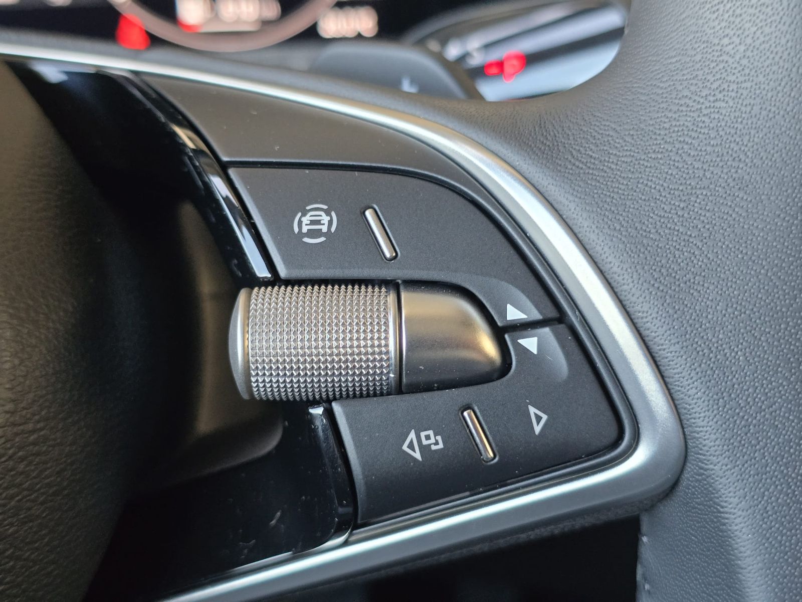 Fahrzeugabbildung SKODA Superb 2.0 TDI 4x4 Selection MATRIX*AHK*PANO*19"