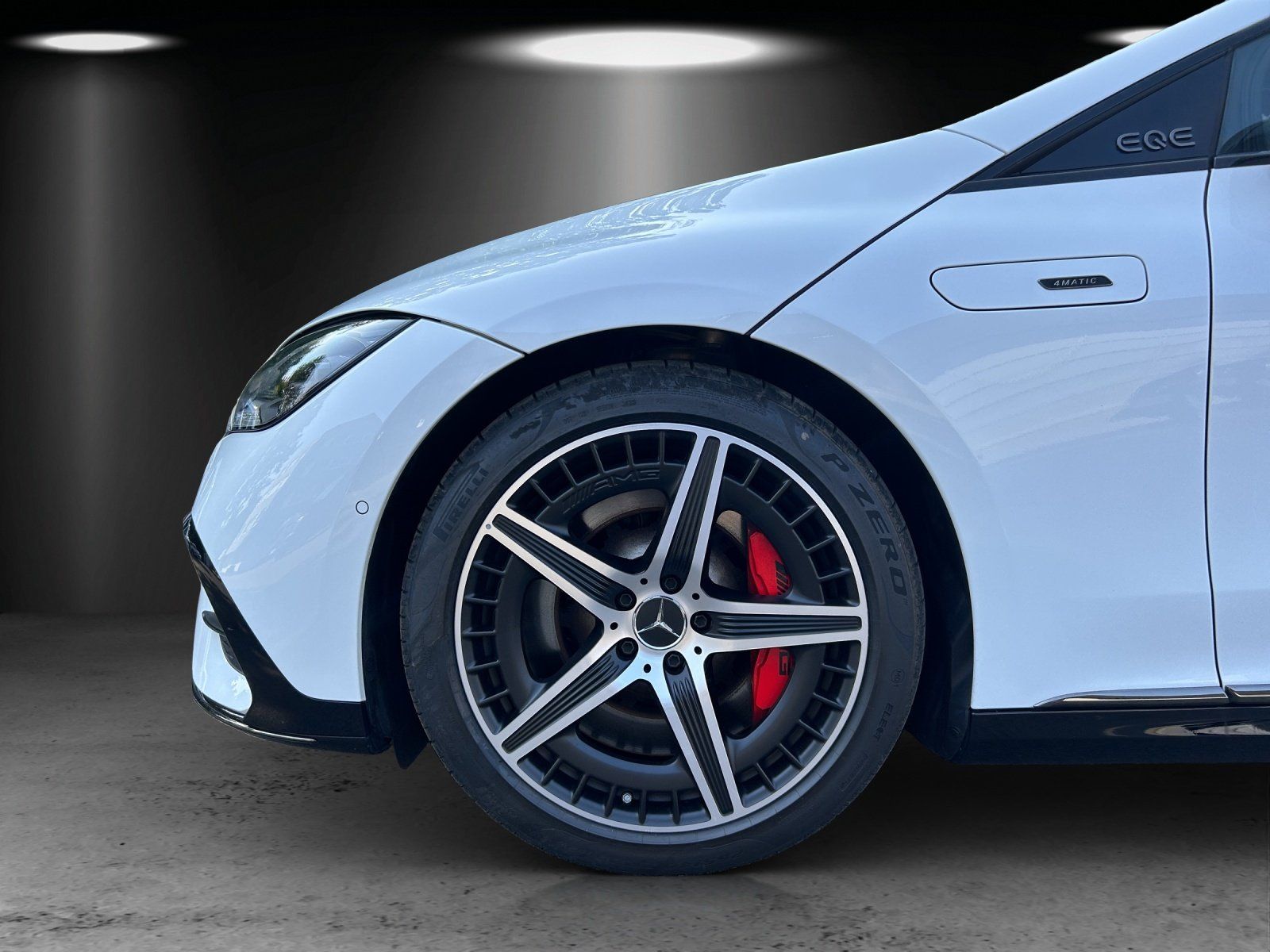 Fahrzeugabbildung Mercedes-Benz EQE 43 AMG Prem HYPER Night DISTRO KeyGo AHK HAL