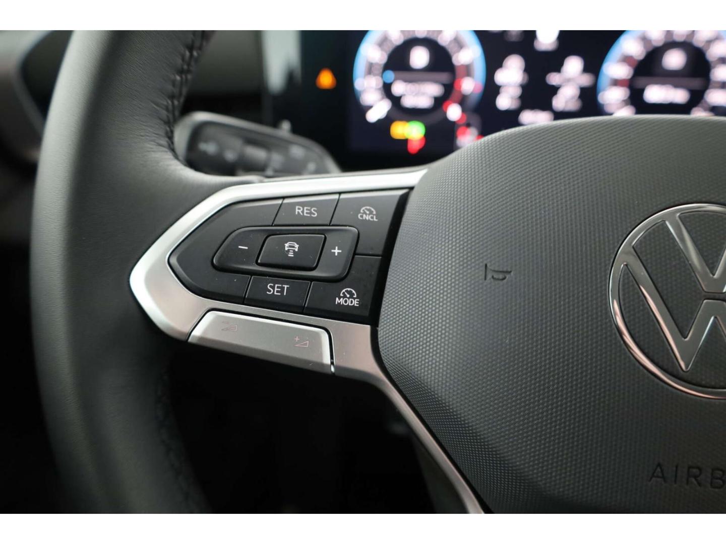 Volkswagen T-Roc 1.5 eTSI Life DSG NAV/LED/RFK/ACC/SH/PDC, миниатюра 14