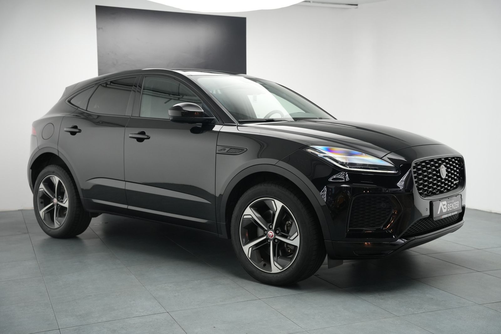 Fahrzeugabbildung Jaguar E-PACE R-Dynamic SE *Meridian*Memory*Virtual*ACC