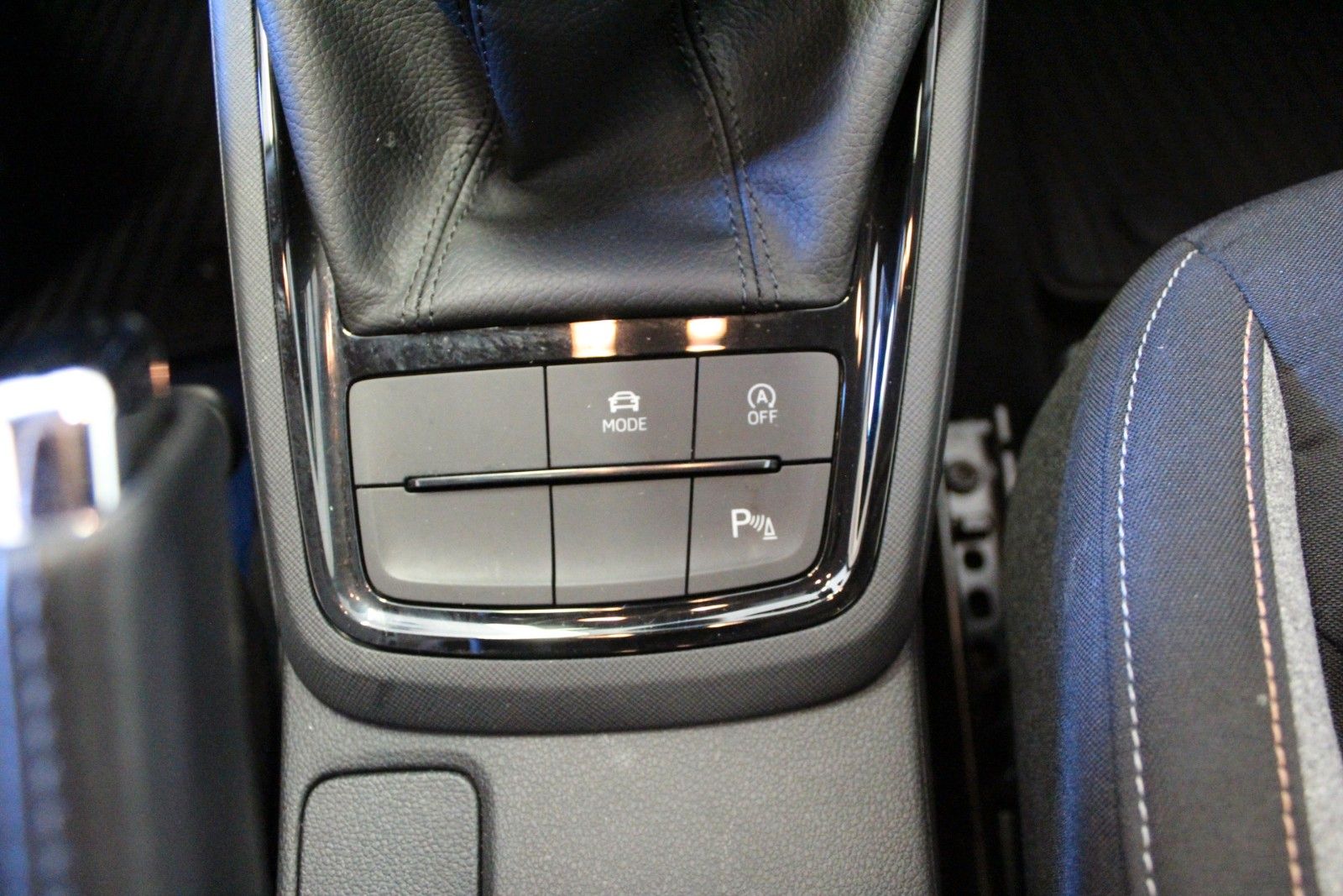 Fahrzeugabbildung SKODA Kamiq 1.0 TSI 85kW Selection *AHK schwenkbar*