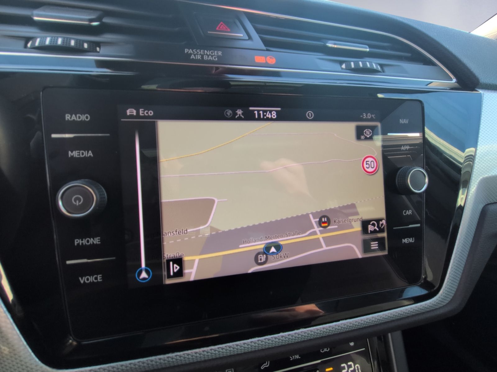 Touran 1.5 TSI DSG R Line 7Sitzer+AHK+PANO+MATRI