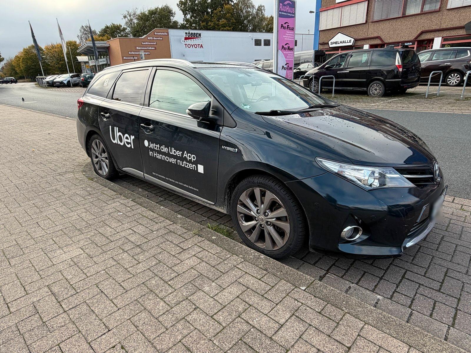 Toyota Auris 2014 — interior