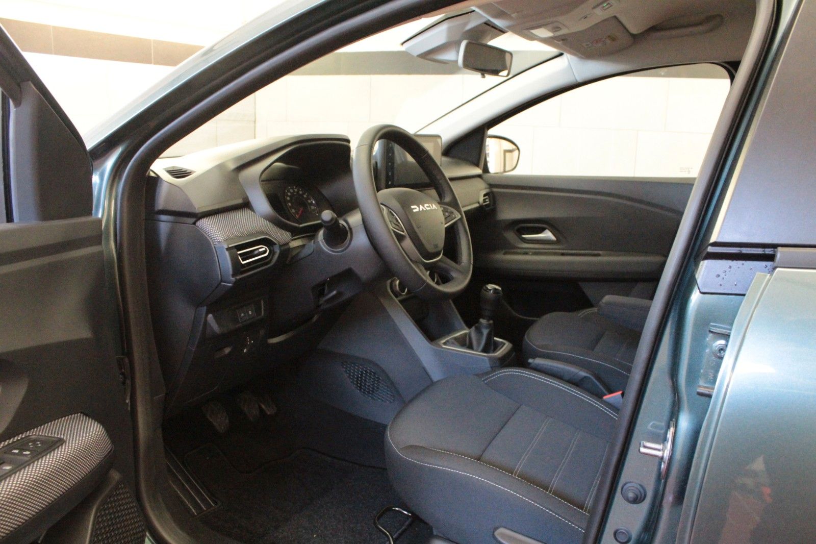 Fahrzeugabbildung Dacia Sandero TCe 100  ECO G Expression*Winterpaket*