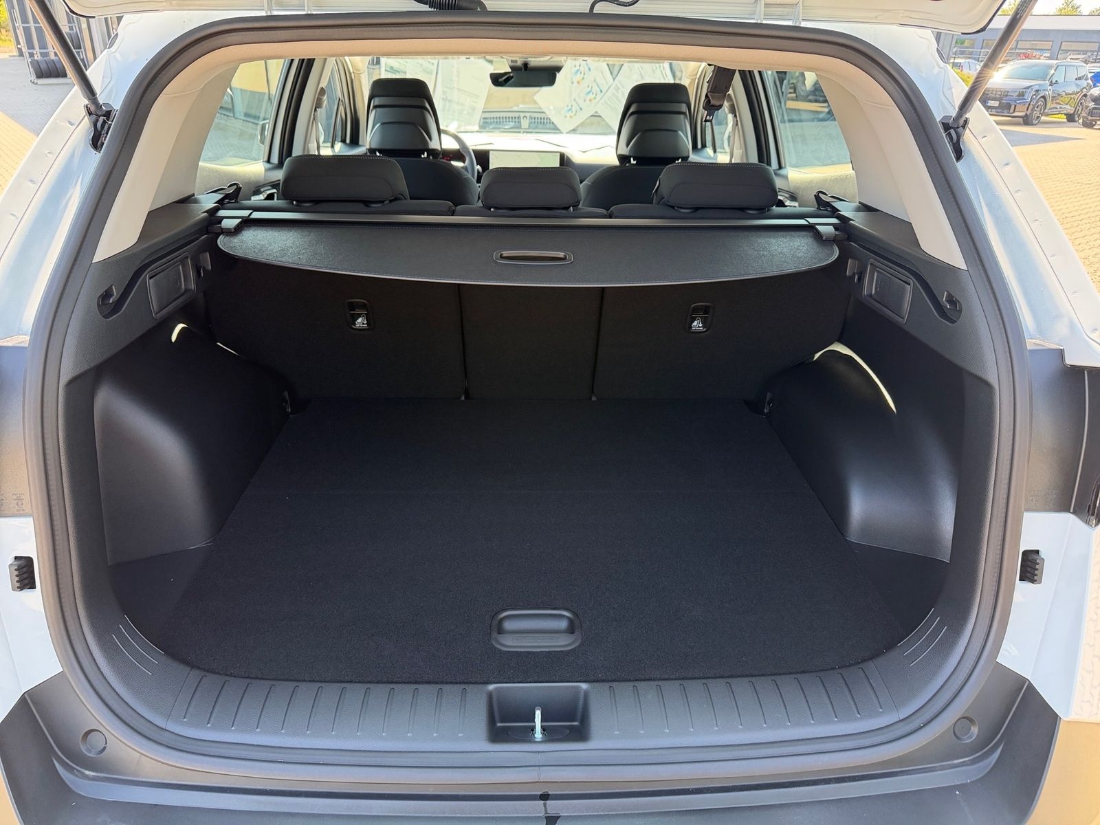 Fahrzeugabbildung Kia SPORTAGE 1.6T 2WD VIS STD Faceflift