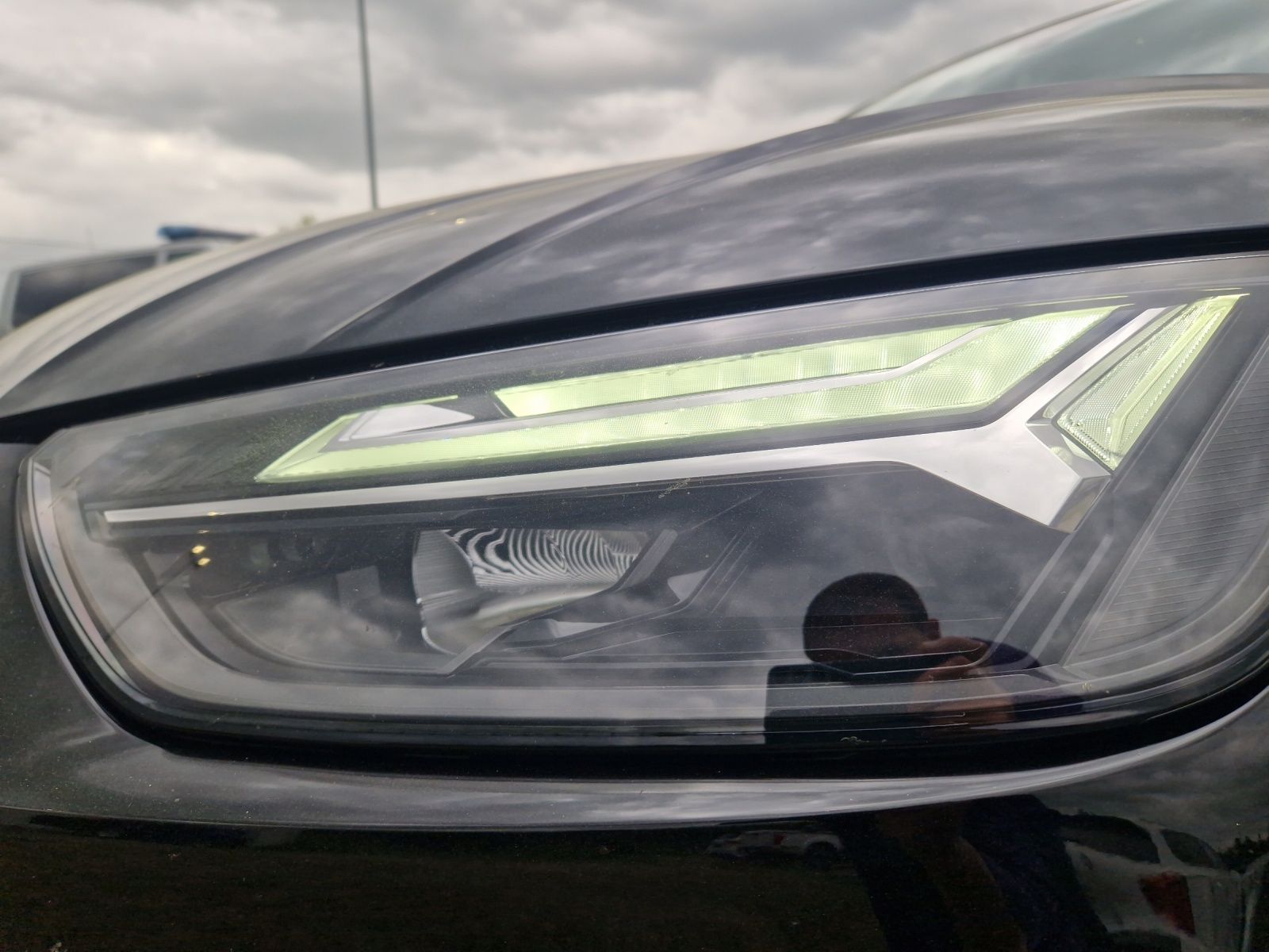 Fahrzeugabbildung Audi Q5 40 TDI quattro S line Navi RearView