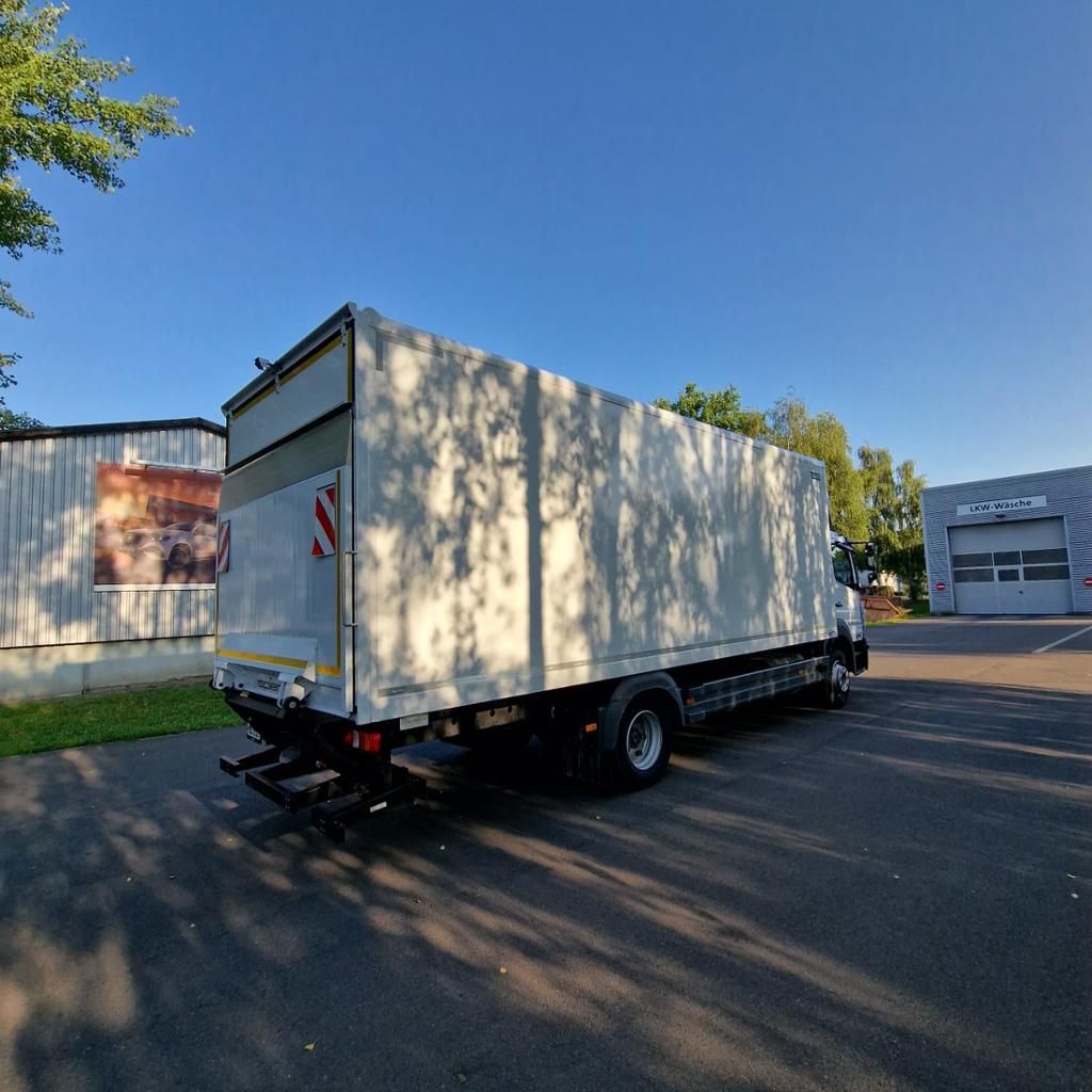 Fahrzeugabbildung Mercedes-Benz Atego 1224 L Spier Koffer mit BÄR LBW 1500 kg