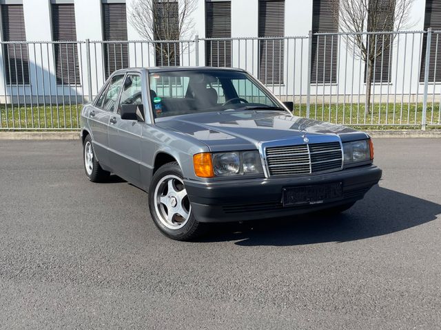 Mercedes-Benz 190 Rentner 8fach bereift gepflegt