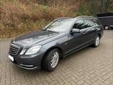 Mercedes-Benz E250 CGI Kombi Elegance Leder, AHK, Stdhzg, 7 S - Mercedes-Benz E-Klasse: 7 Sitzer
