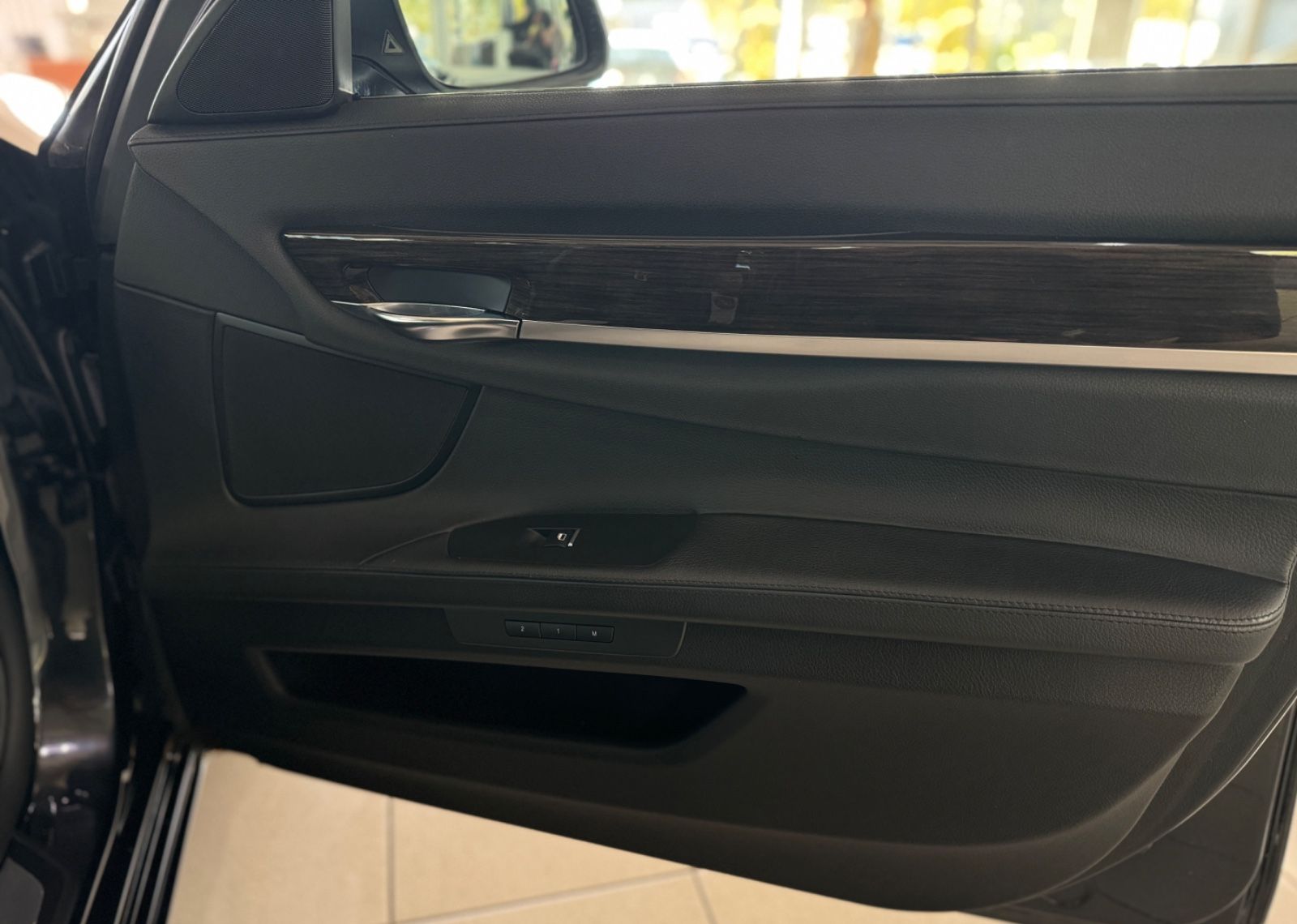 Fahrzeugabbildung BMW 730d xD Kamera HUD HiFi NaviPro AHK ACC Stndhzg