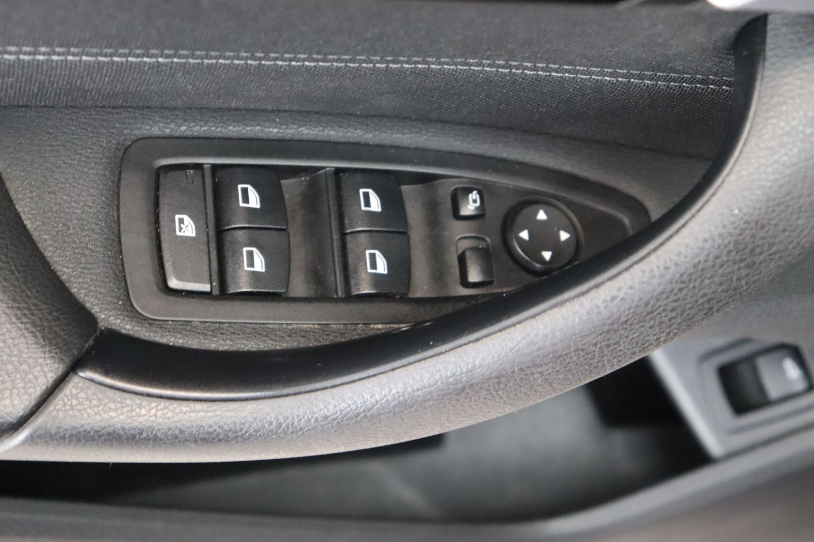 Fahrzeugabbildung BMW X1 xDrive18d * LED * Navi * RFK