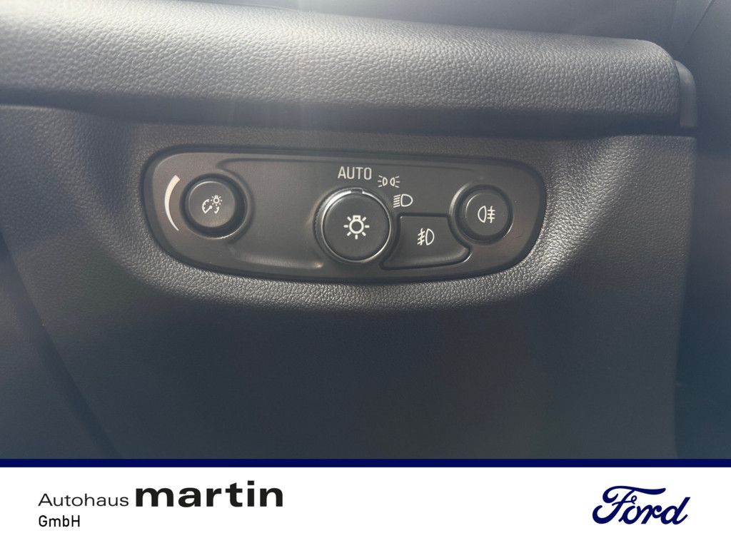 Fahrzeugabbildung Opel Insignia B Sports Tourer 2.0 Elegance MATRIX-LED