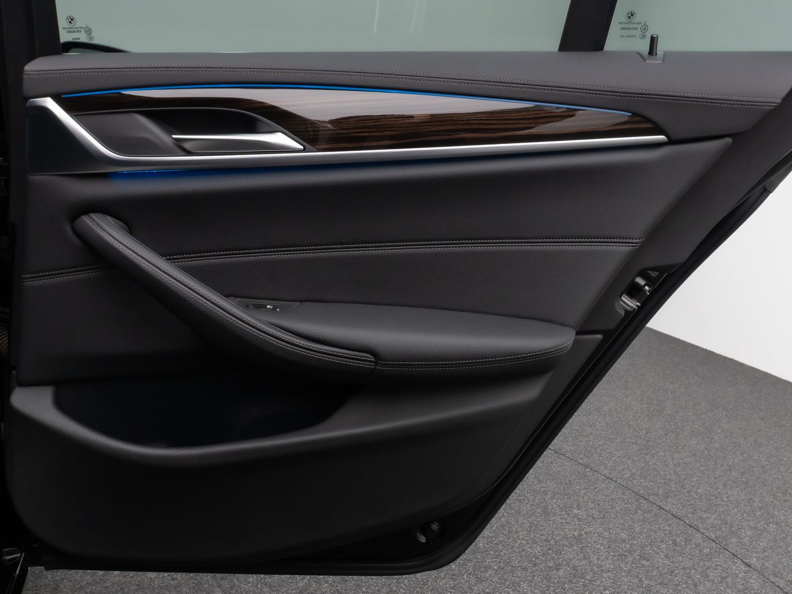 Fahrzeugabbildung BMW 530e Luxury Line Kamera DAB WLAN ACC Alarm LED