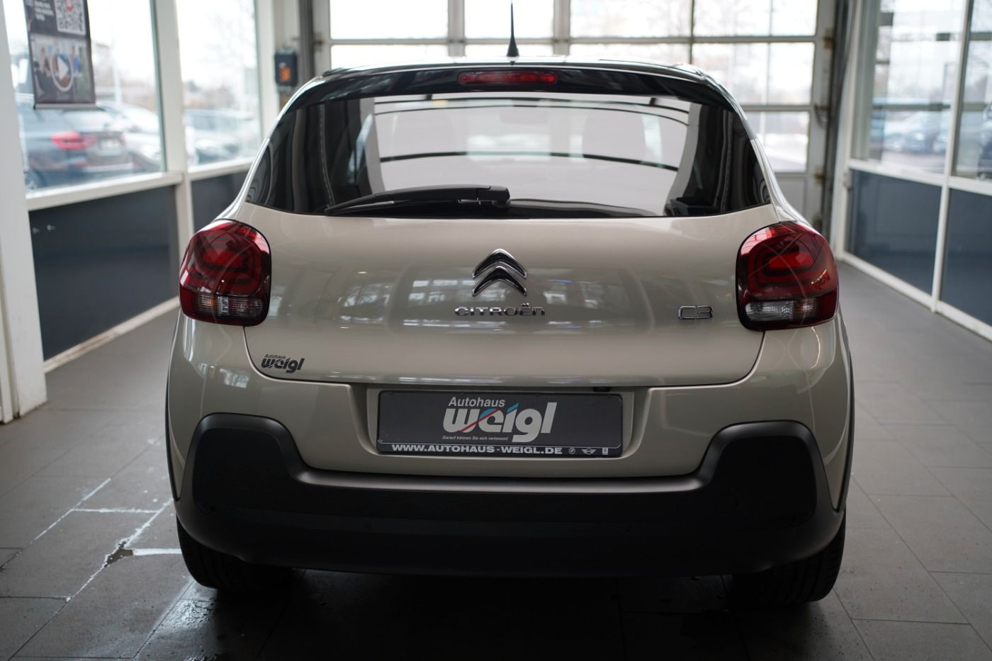 Fahrzeugabbildung Citroën C3 PureTech 110 EAT6 Elle Automatik Sitzheizung