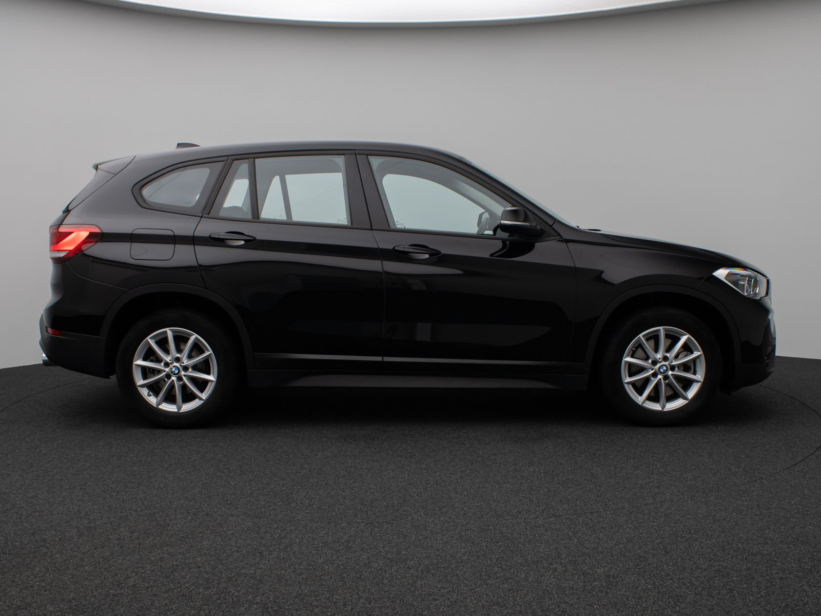 Fahrzeugabbildung BMW X1 sD20i Kamera HUD DAB Alarm Geschwindigkeitsre