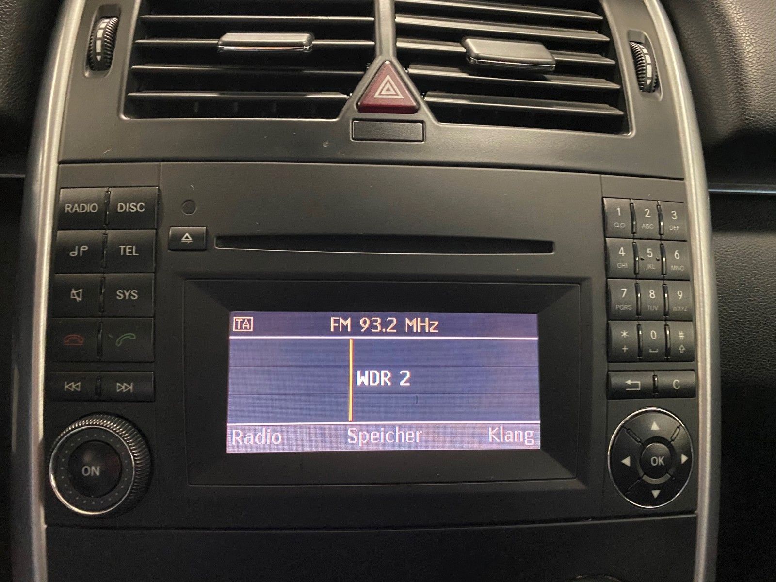 Fahrzeugabbildung Mercedes-Benz B 180 Autotronic+BLUETOOH FREISPRECHEINRICHTUNG