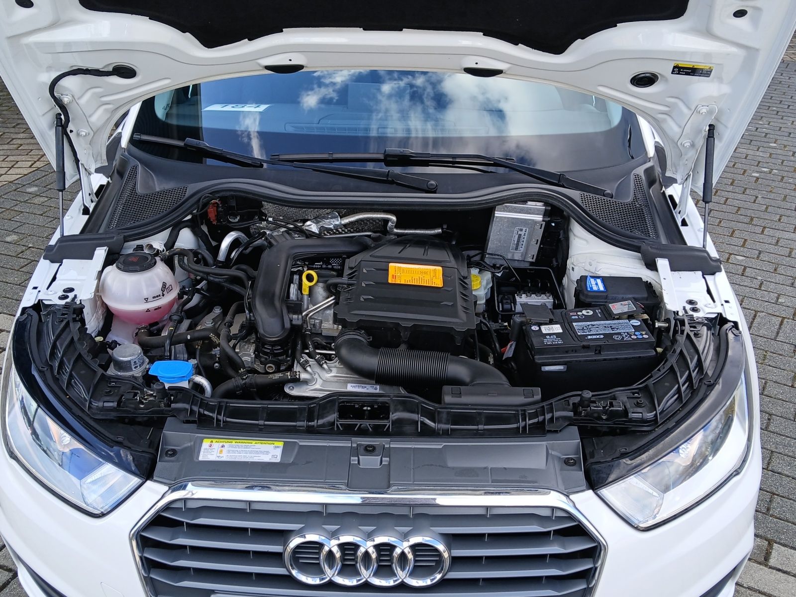 Fahrzeugabbildung Audi A1 Sportback TFSI basis GRA SH
