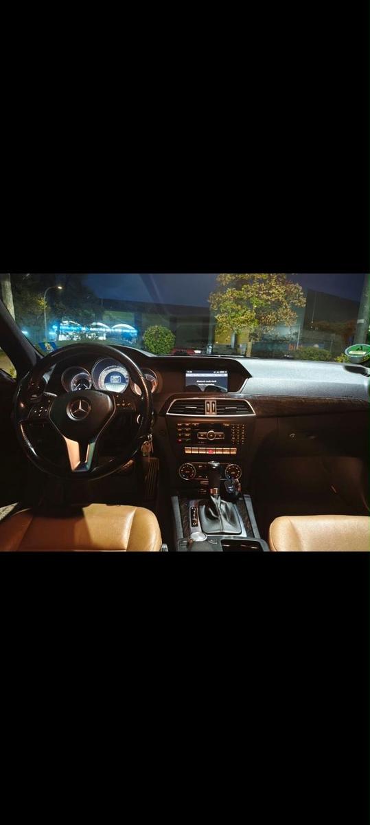 Mercedes-Benz C220 2011 — rear view