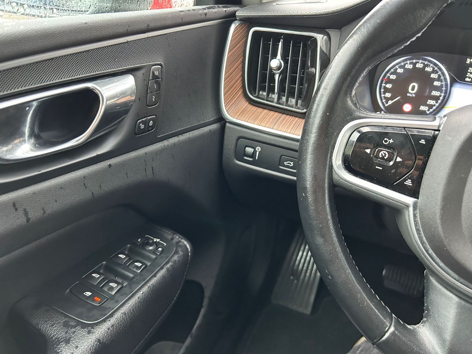 Volvo XC 60 Inscription AWD 4x4 Ahk .**235Ps!! foto 24