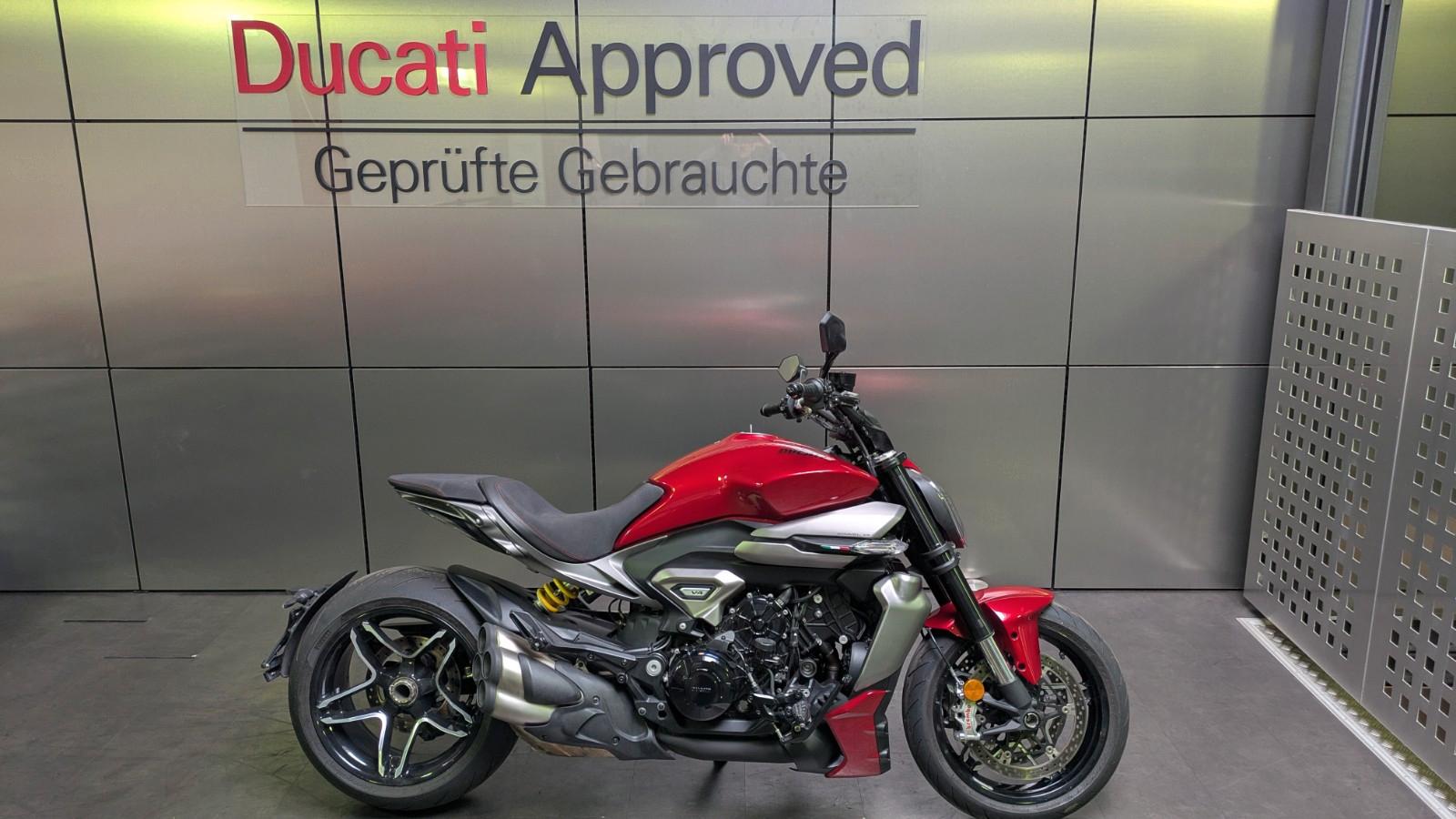 Ducati X Diavel V4