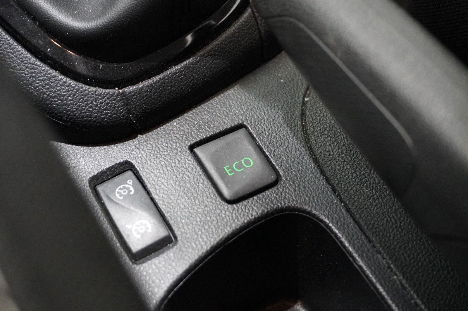 Fahrzeugabbildung Renault Clio IV Grandtour 0.9 TCE LIMITED NAVI/LED/DAB+