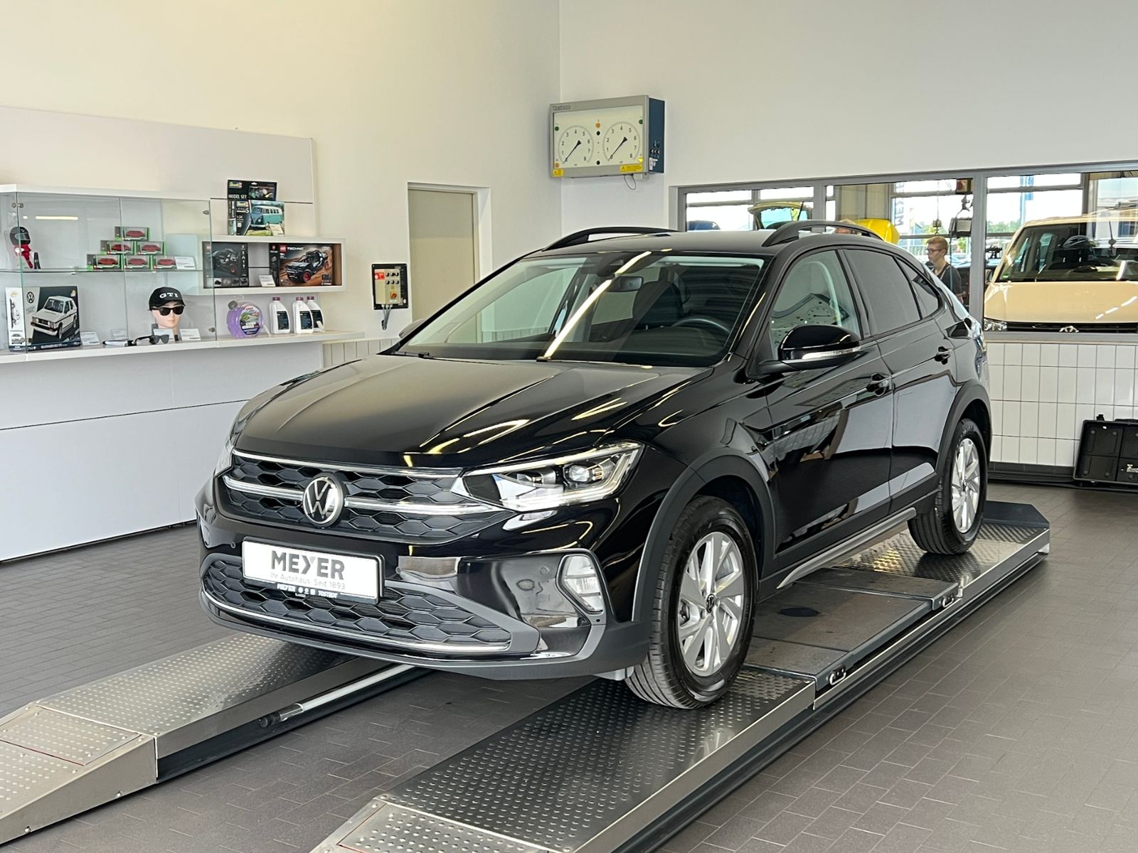 Fahrzeugabbildung Volkswagen Taigo Life 1,0 l TSI *IQ.Light, Navi, PDC, 16''-